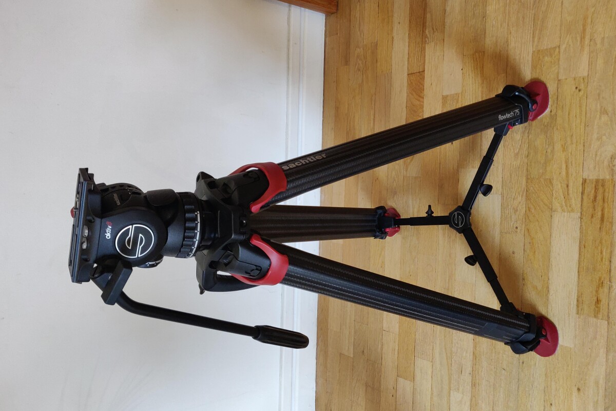 Location Sachtler flowtech 75 MS avec tete Aktiv 8 - Lightyshare