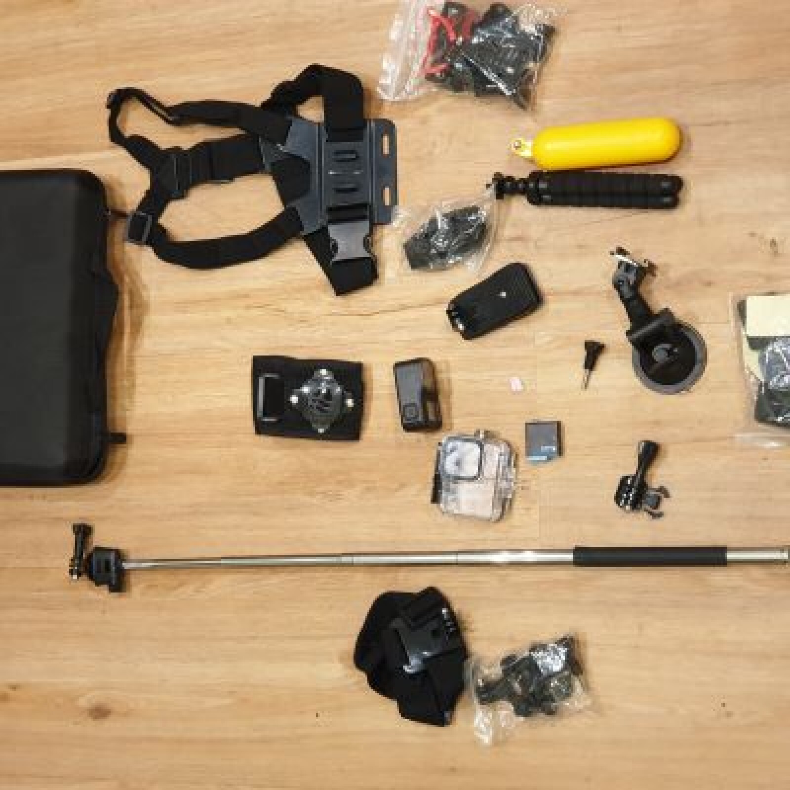 GoPro Hero 8 Black + accessoires - Photo 2 sur 2