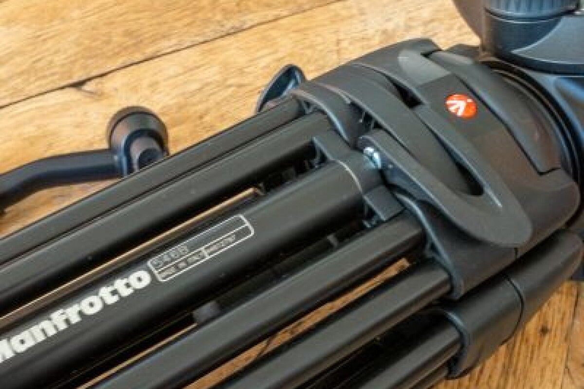 Location Trépied Manfrotto pro 546 B + tête fluide 504HD + sac de transport - Lightyshare