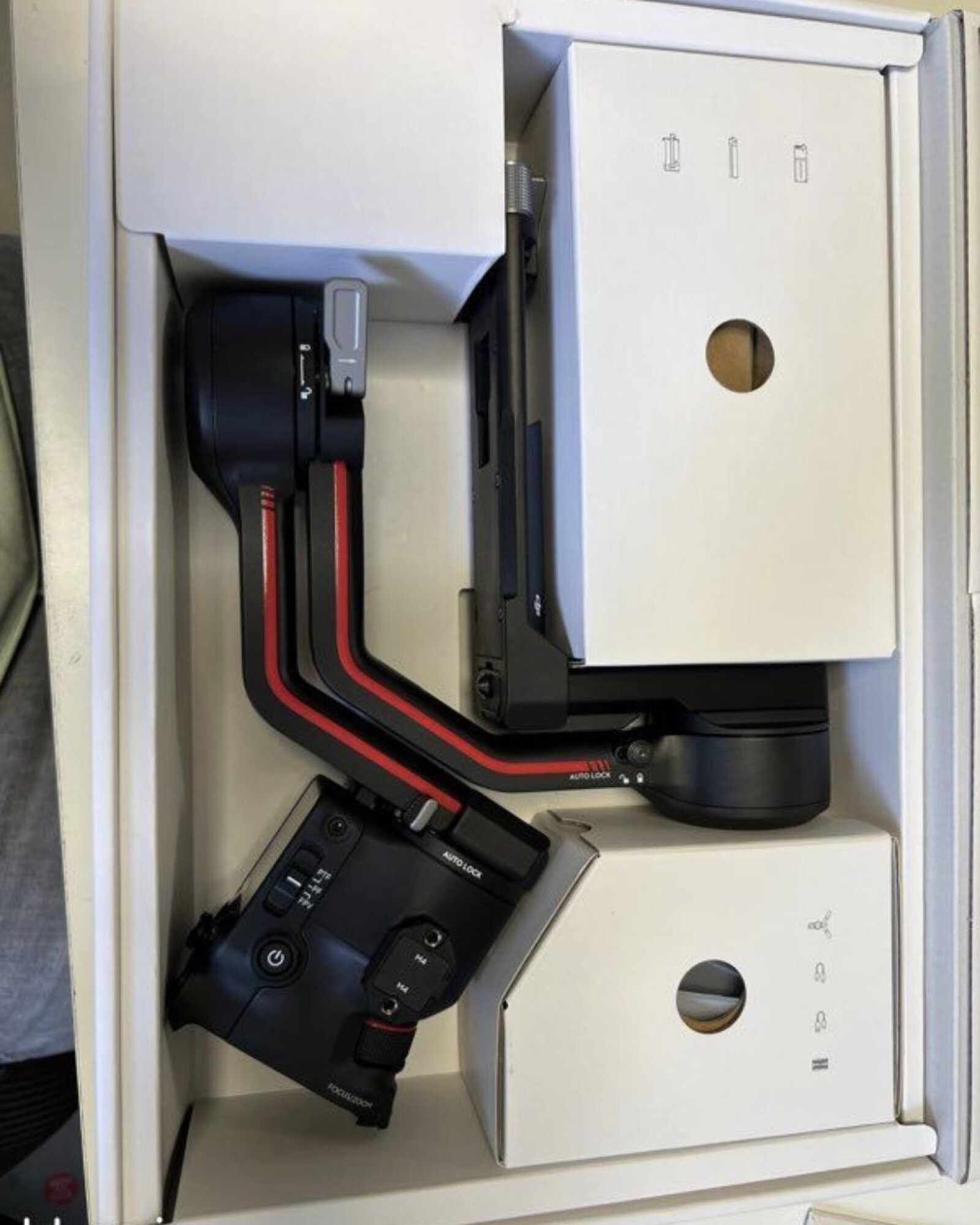Stabilisateur dji rs3 - Photo 1 sur 2