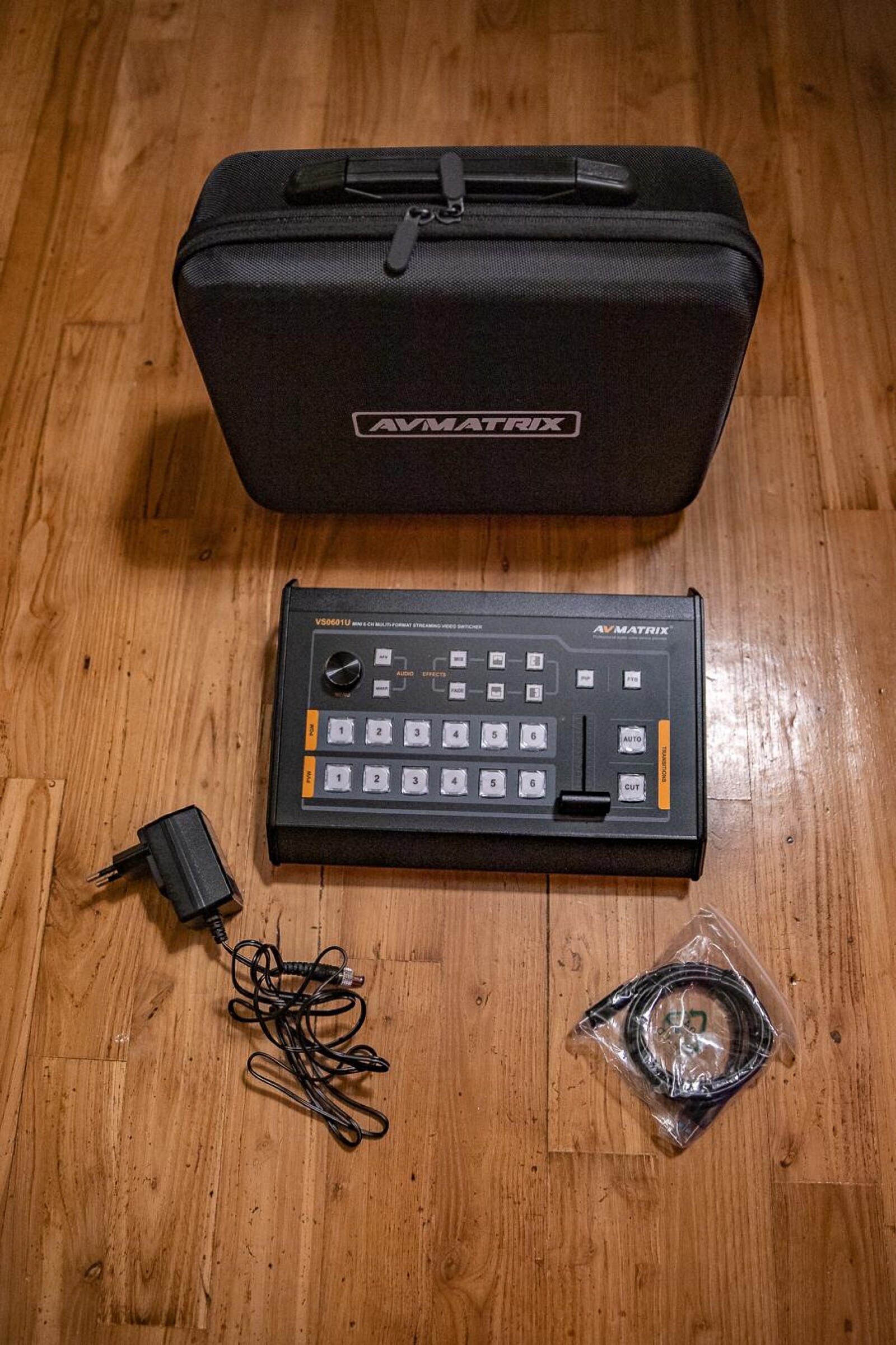 Switcher vidéo HD 6 entrées AVMATRIX VS0601U - Photo 2 sur 3