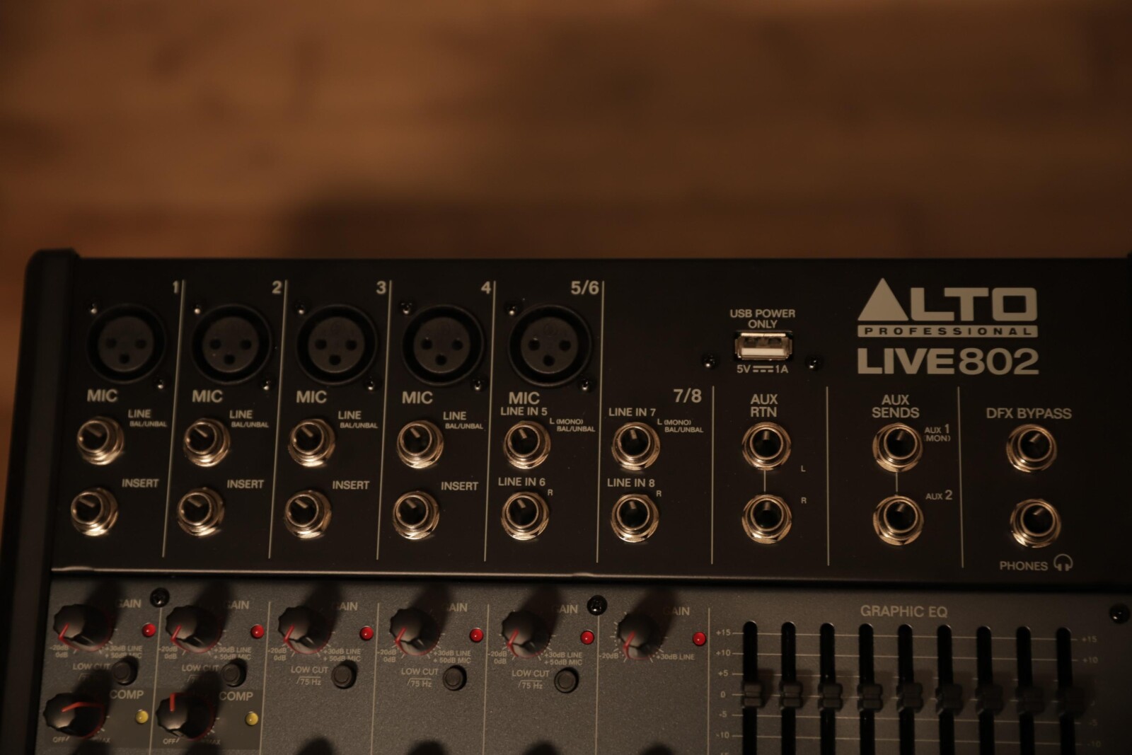 Table de mixage Alto Live 802 - Photo 3 sur 5
