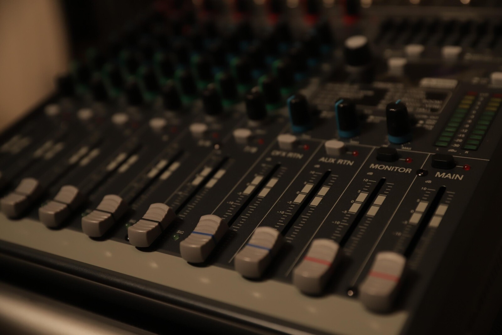 Table de mixage Alto Live 802 - Photo 4 sur 5