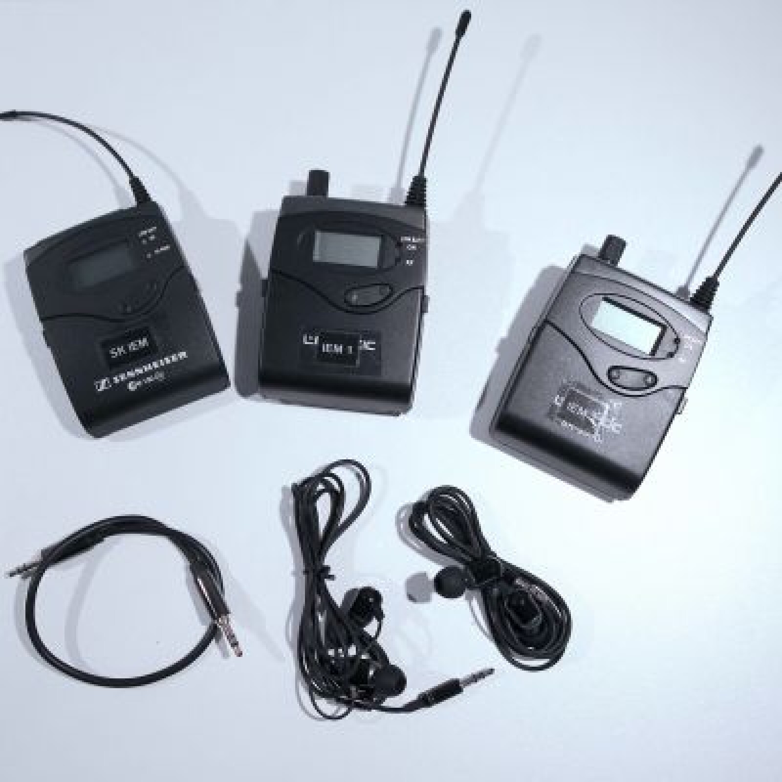 Ecoutes IEM retours Réalisateur/Caméra - Photo 1 sur 4