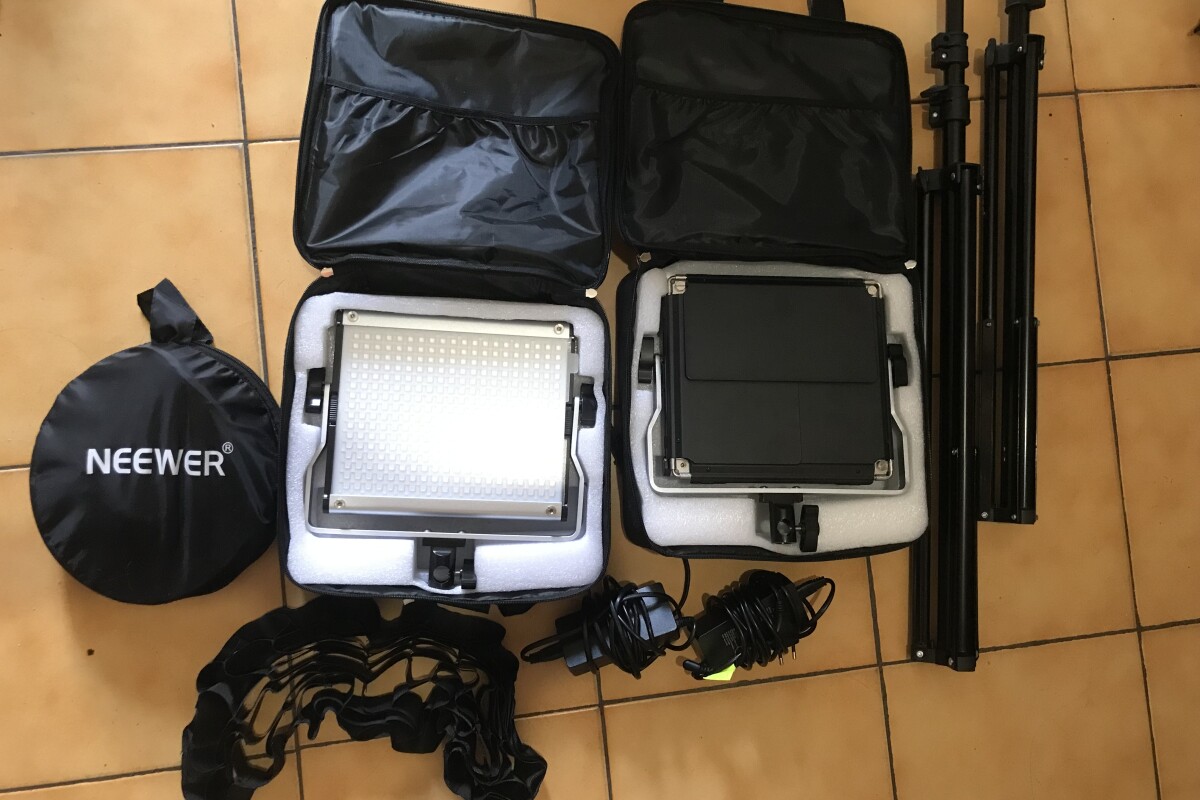 Location Pack led RGB Neewer 530 & 660 avec softbox et grid - Lightyshare