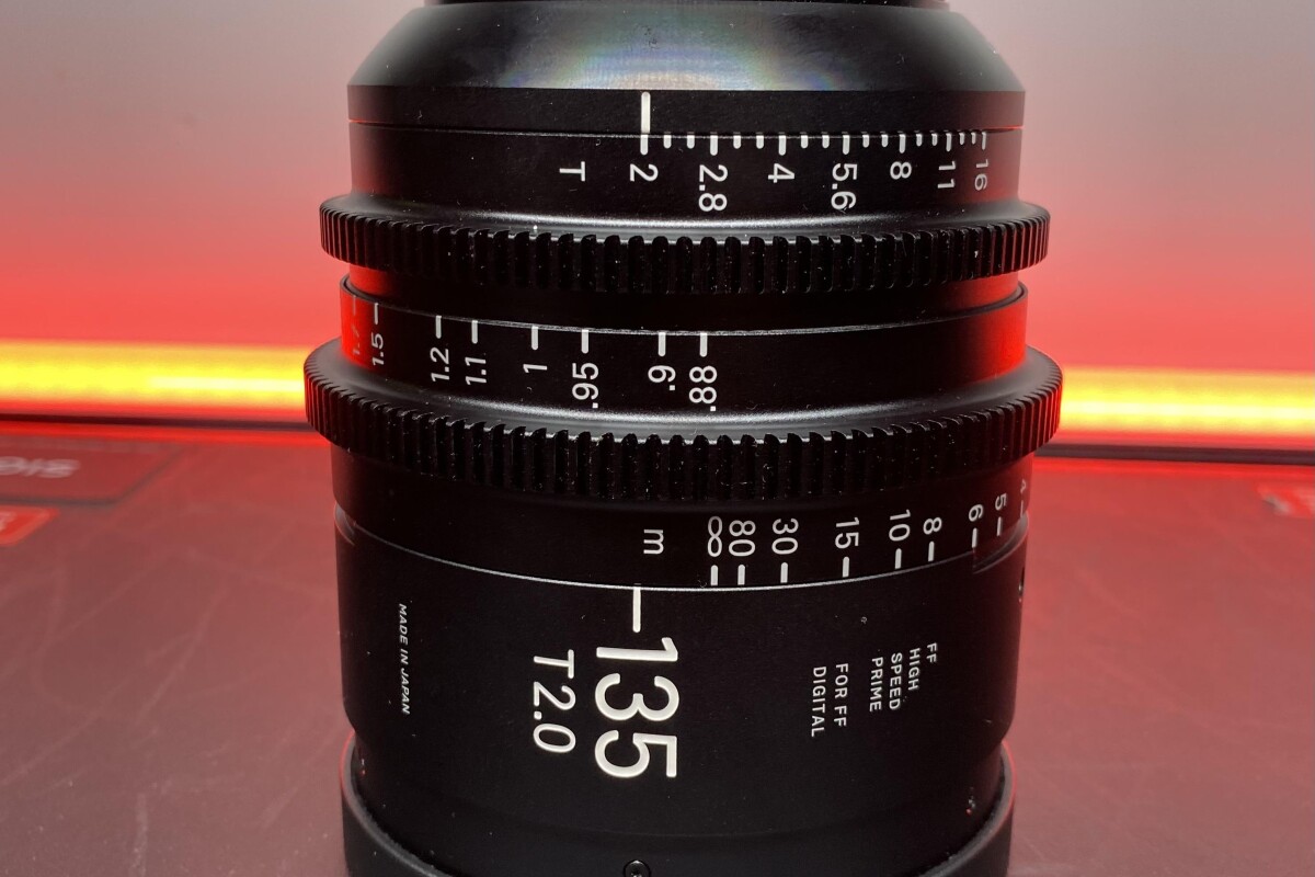 Location OPTIQUE SIGMA CINE 135mm T2 FF MONTURE EF (En mètre) - Lightyshare