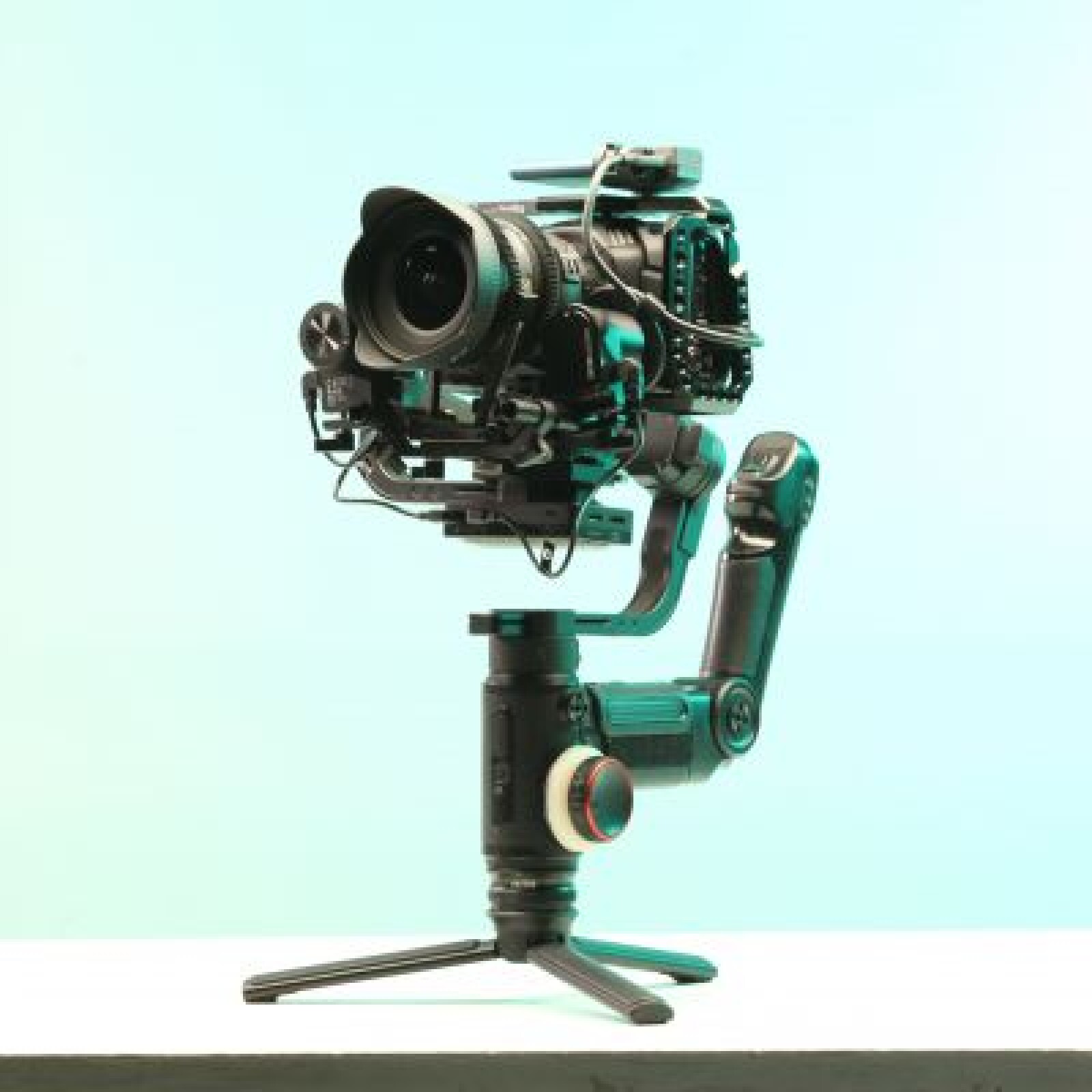 Black Magic 4K + Zhiyun 3 Lab kit - Photo 2 sur 4