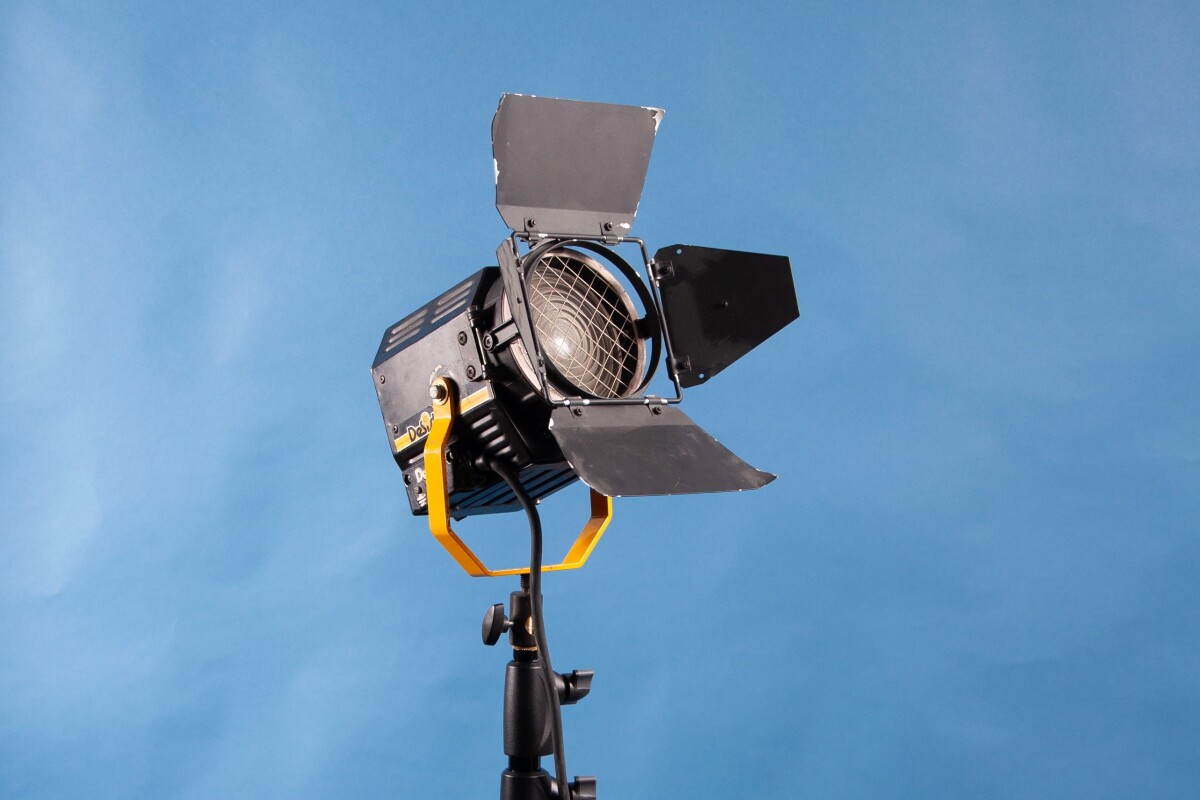 Location DeSisti Fresnel Magis 300W/500W/650W - Lightyshare