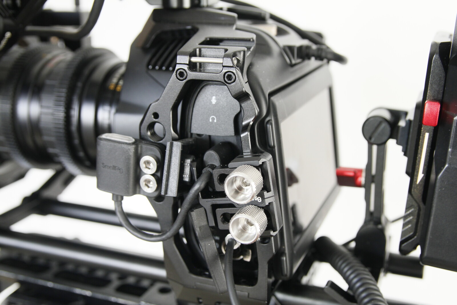 BMPCC 6K PRO (pack 1 epaule)----vs--- Ursa Mini Pro / Red Komodo / S1H / Canon C300 / - Photo 9 sur 9