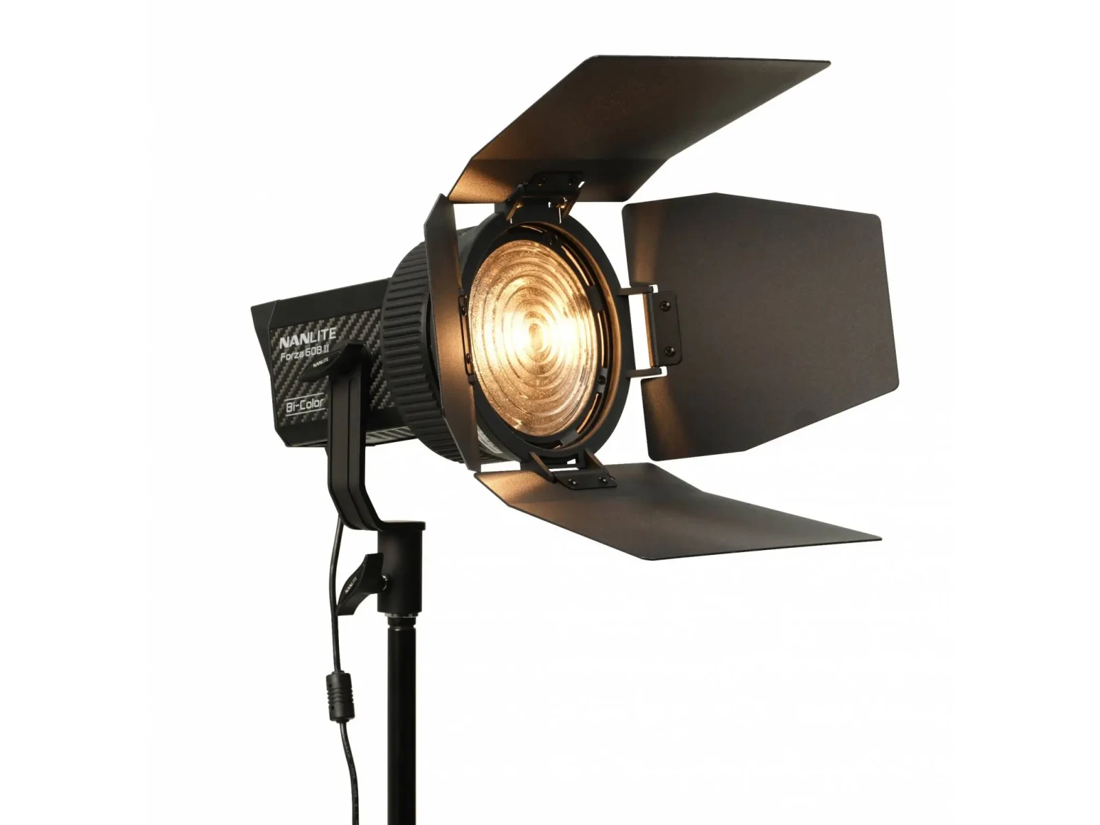 Nanlite Forza 150B + Fresnel + Pied Manfrotto - Photo 2 sur 5