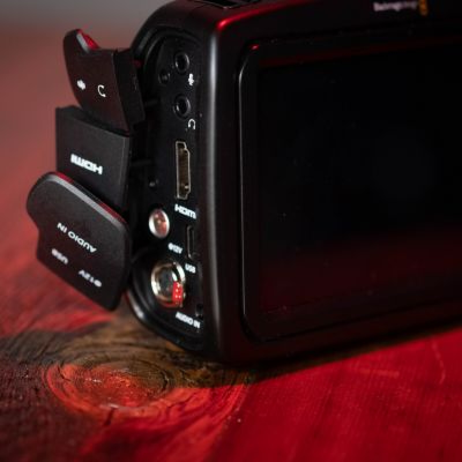PACK MEDIUM - Boitier et accessoires Black Magic Pocket Cinema Camera 4k (BMPCC4K) - Photo 3 sur 5