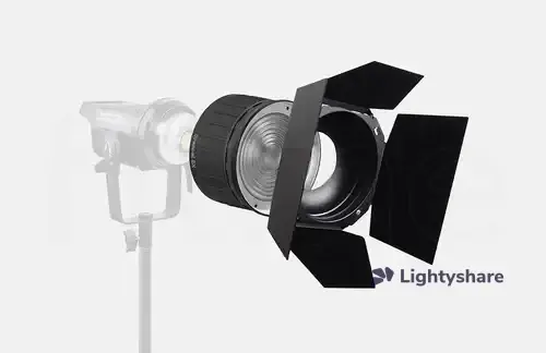 Aputure Fresnel 2X + volets Barndoor