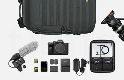Rent Sony A7 IV – pack reportage - Lightyshare