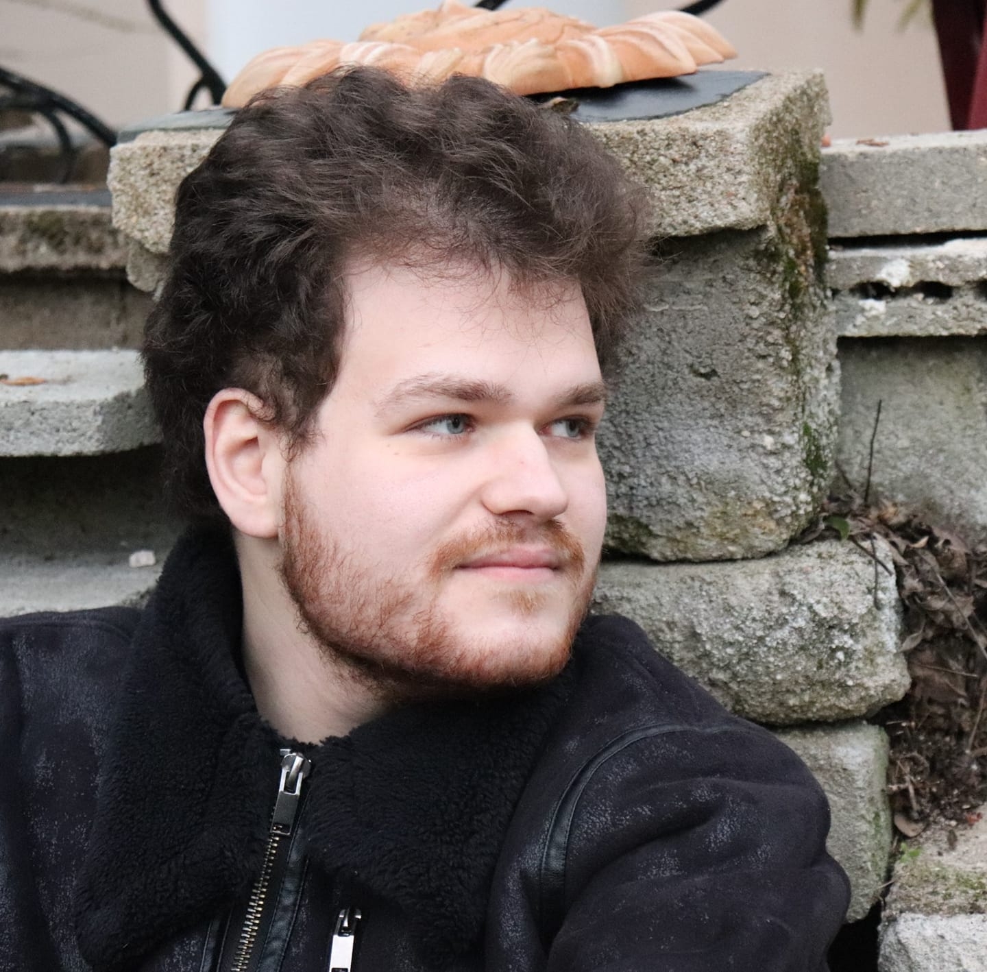 Simon L.