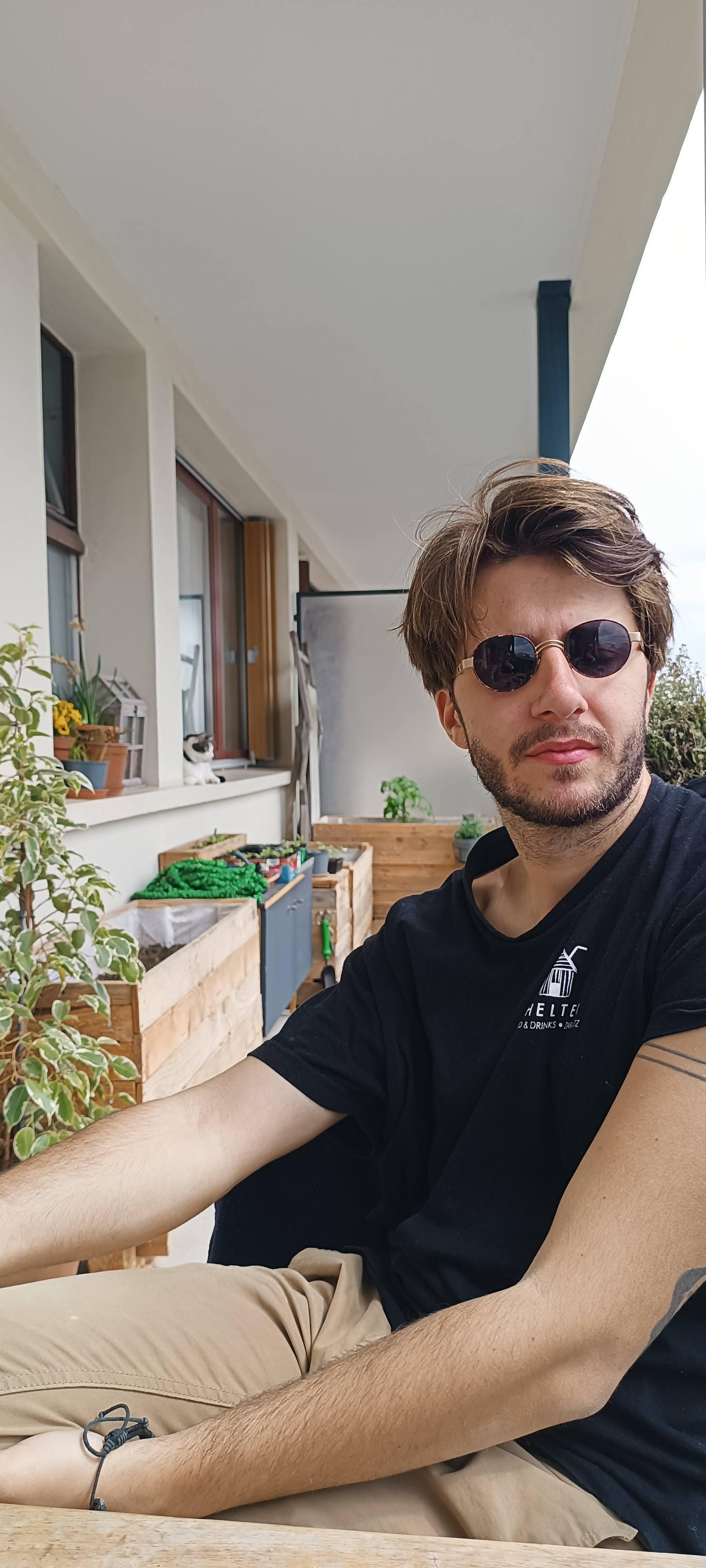 Simon P.