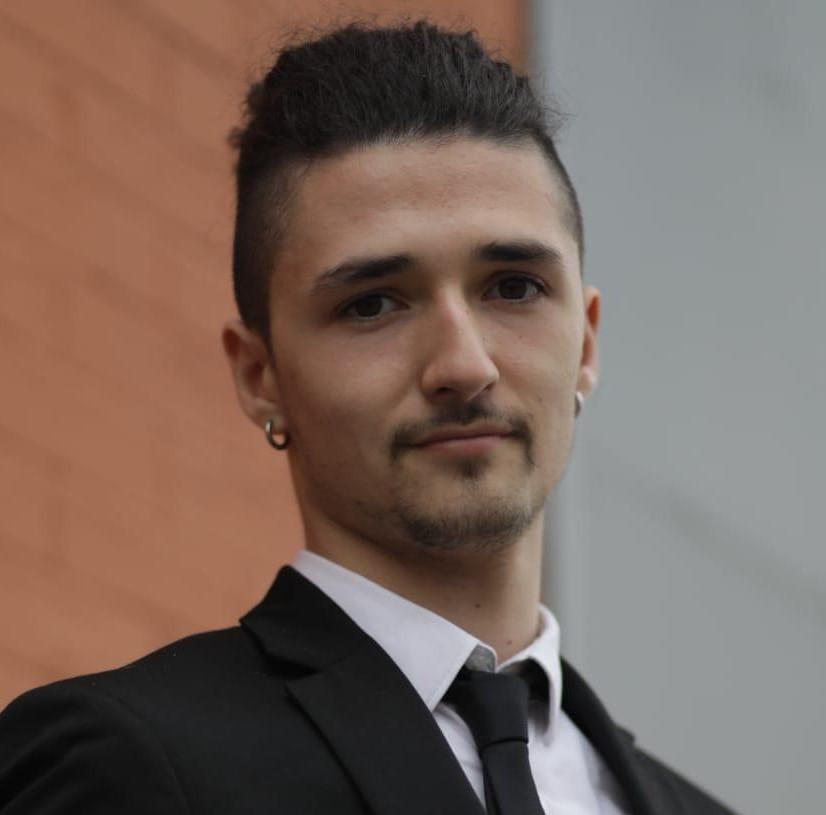 Max S.