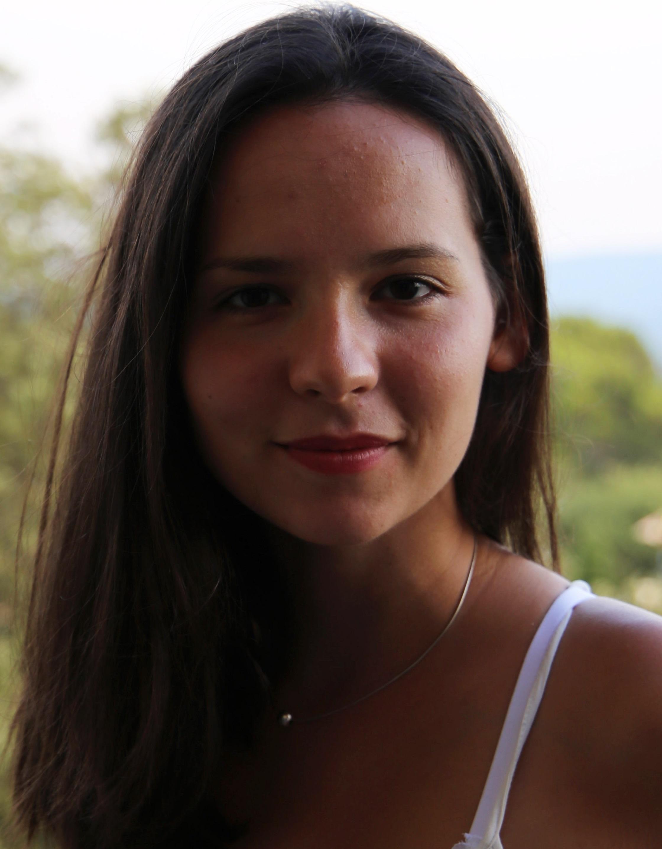Elena F.