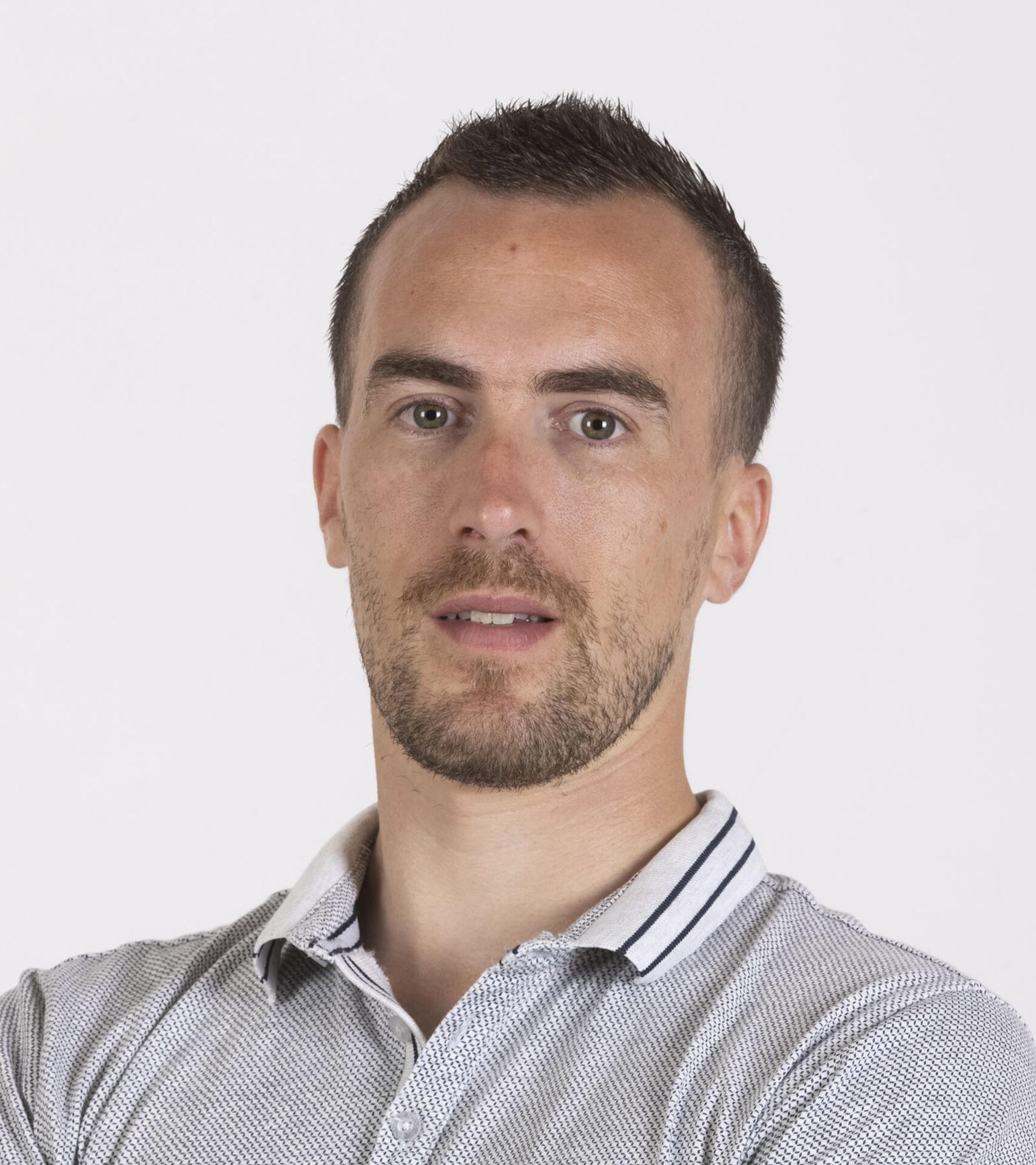 Nicolas G.