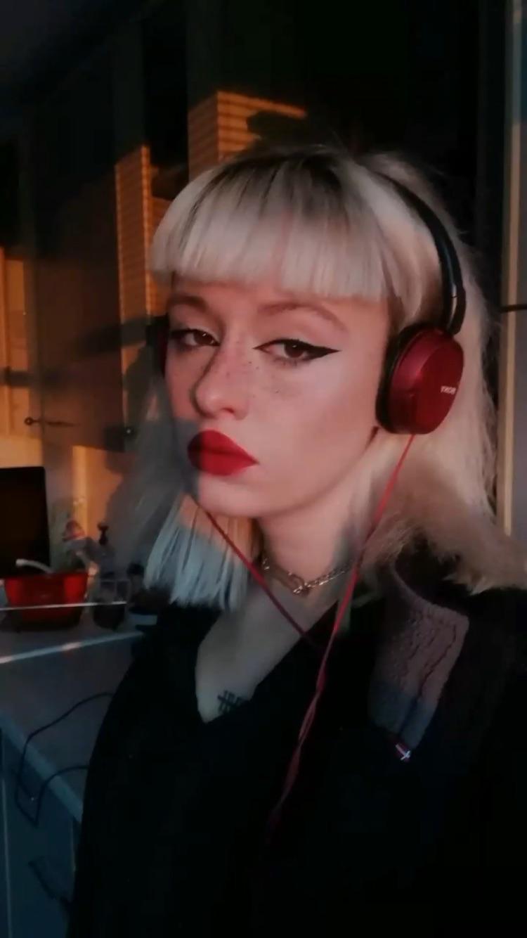 Lyna J.