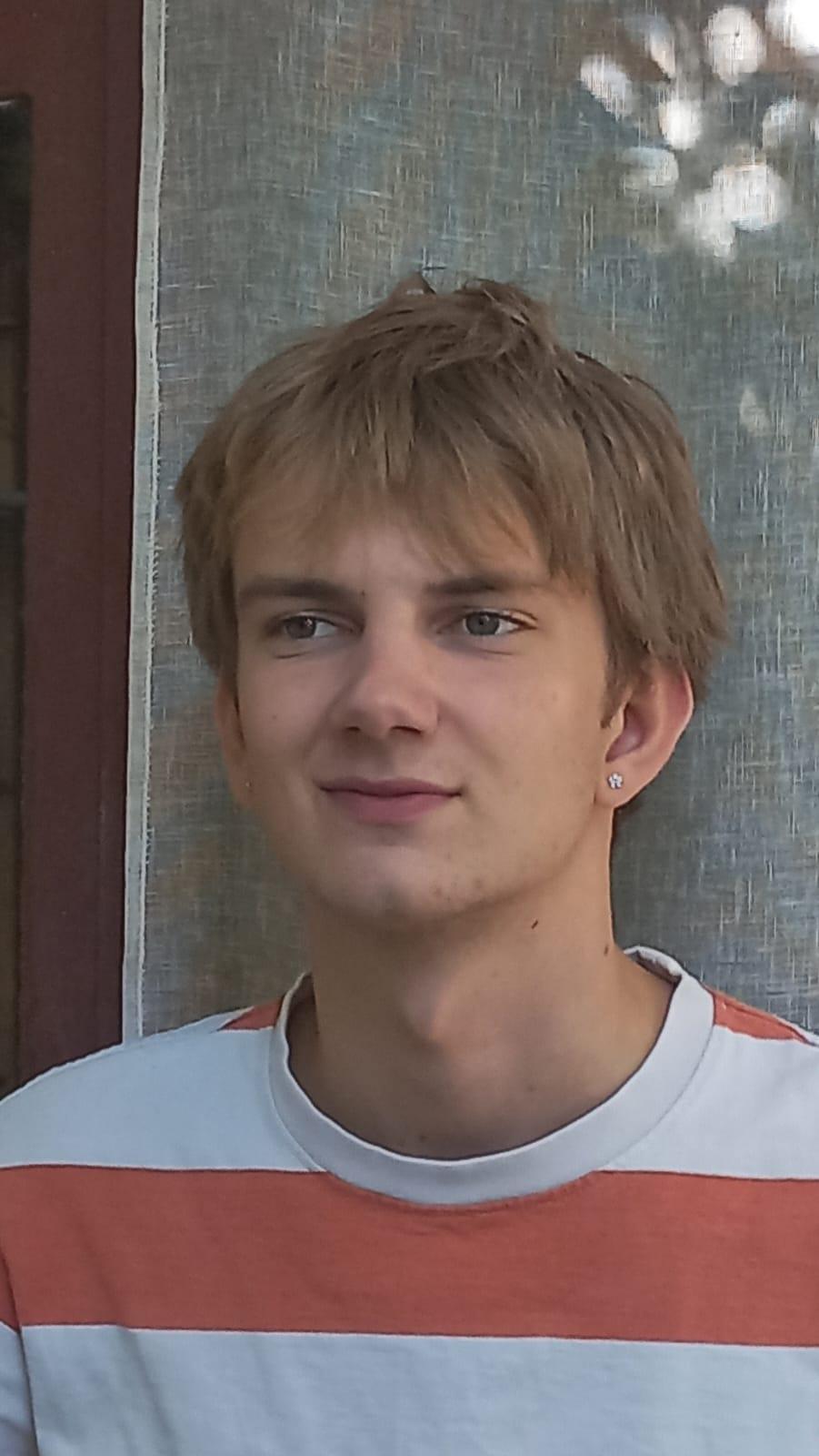 Simon M.